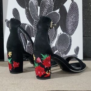 Kenneth Cole Black and Red Floral Embroidered Heels